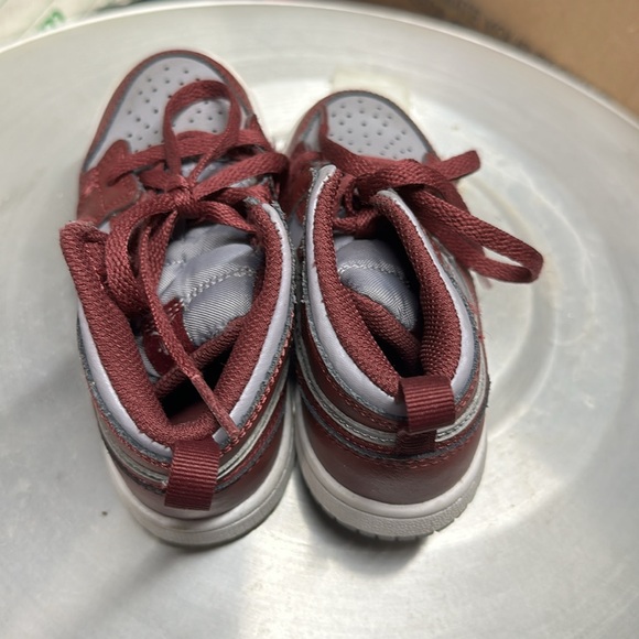 Toddler size 9C Jordan 1 - Picture 3 of 4